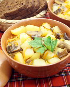 Горшочки с грибами в духовке