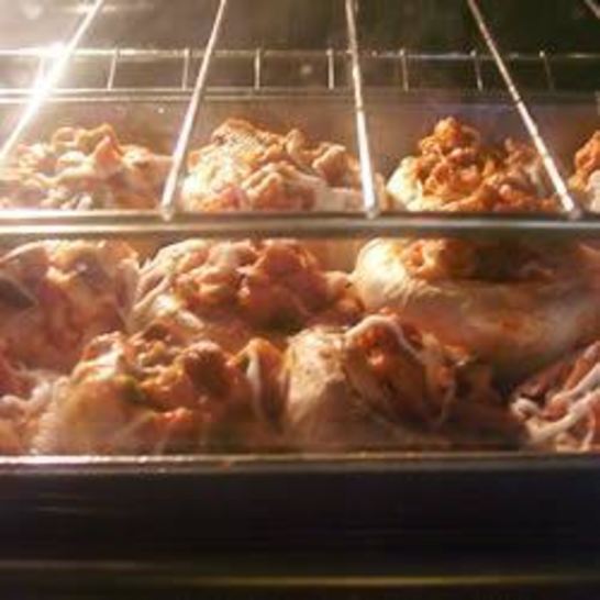 Рецепт грибов, фаршированных чоризо