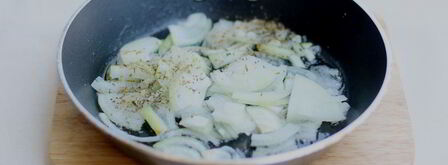 грибы в сметане. Шаг 3