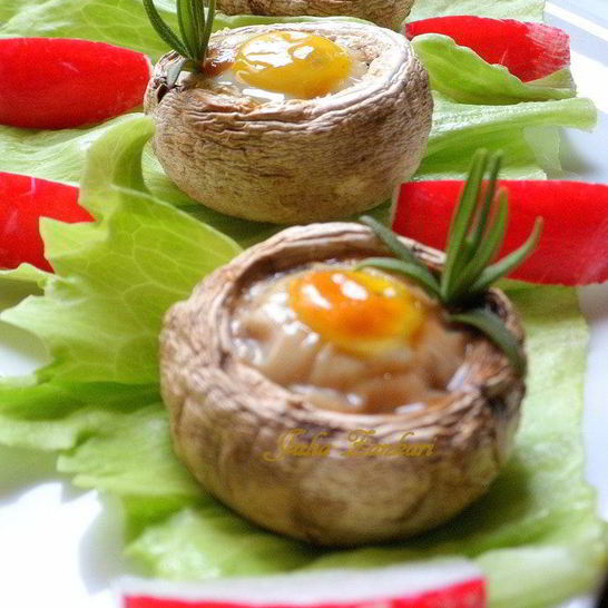 Рецепт шампиньонов, фаршированных перепелиными яйцами