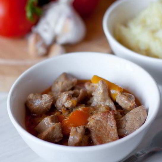 Рецепт гуляша из индейки по-испански