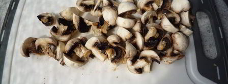 гуляш из перца и жареных колбасок. Шаг 4