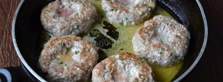 котлеты павлиний глаз с перепелиными яйцами. Шаг 8