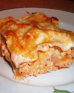 Лазанья с семгой и томатами