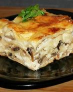 Лазанья с тушеной в вине курицей