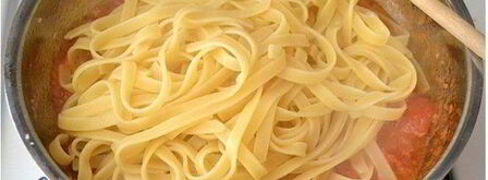 паста с креветками и томатами. Шаг 7