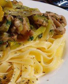 Паста с соусом из вешенок