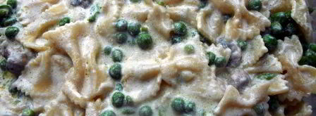 паста, запеченная с шампиньонами, зеленым горошком и сливочно-творожным соусом. Шаг 7