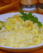 Спагетти с курицей в сливочном соусе