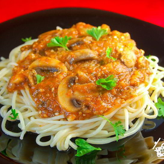 Рецепт спагетти с шампиньонами в томатном соусе