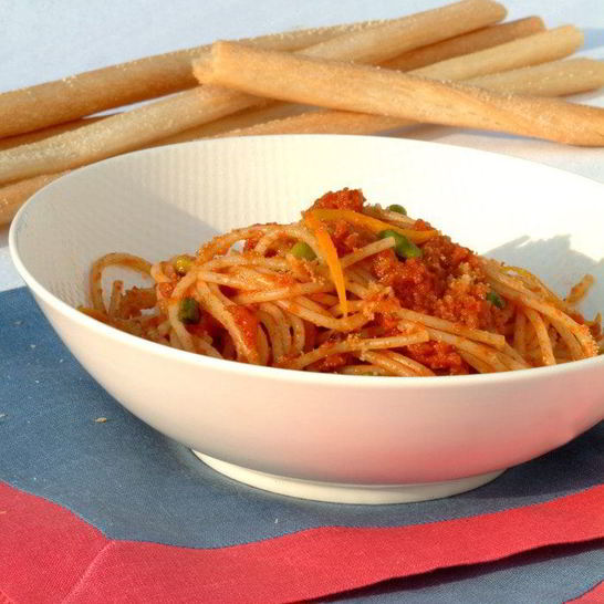 Рецепт спагетти с вялеными помидорами, апельсиновой цедрой и панировочными сухарями