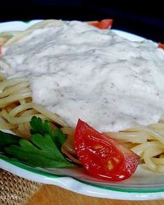 Спагетти в сырно-сливочном соусе с грецким орехом