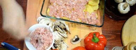 картошка по-французски с фаршем помидорами грибами. Шаг 3