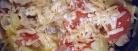 мясо по-французски на сковороде с картошкой. Шаг 6