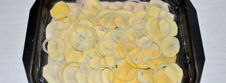 запеченный картофель с луком по-французски. Шаг 3