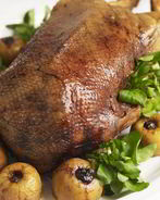 Гусь с яблоками в духовке