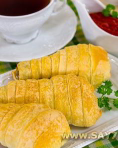 Куриная голень в слоеном тесте