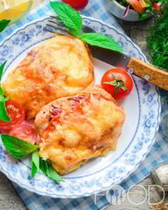 Куриная грудка с помидорами и сыром в духовке
