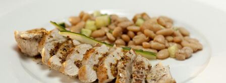 куриное филе с белой фасолью и горчично-винным соусом. Шаг 5