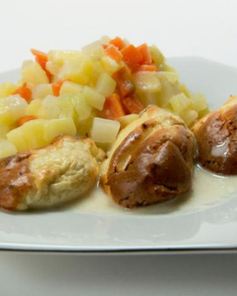 Куриные кнели с разноцветным овощным гарниром