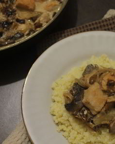 Курица, тушенная с черносливом