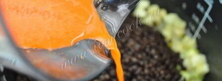 кабачки тушеные в морковном соке c чечевицей. Шаг 12