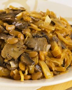 Капуста, тушеная с овощами и грибами