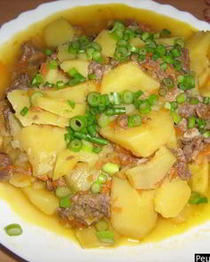 Картошка с тушенкой в кастрюле тушеная