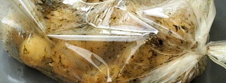 молодой картофель, запеченный в рукаве в духовке. Шаг 10