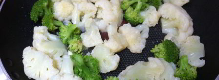 цветная капуста и брокколи с сосисками. Шаг 5