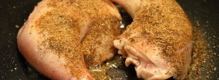 тушеная картошка с окорочками. Шаг 5