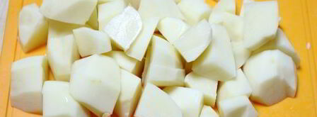 тушеная картошка с окорочками. Шаг 10