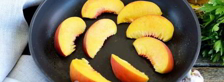 индюшиная печень с персиками. Шаг 7