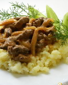 Печень по-строгановски