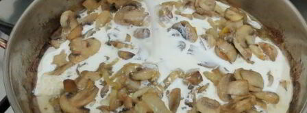 пельмени с грибами в горшочках в духовке. Шаг 8