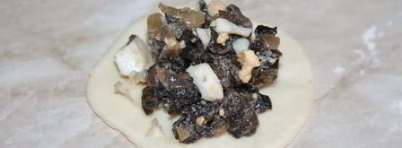 пельмени с сухими грибами и яйцом. Шаг 11