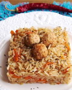 Плов с фрикадельками в духовке