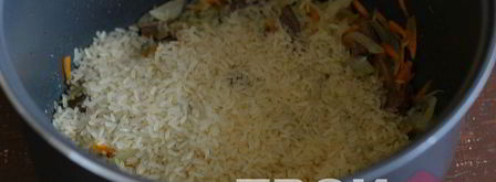 плов с говядиной в мультиварке. Шаг 8