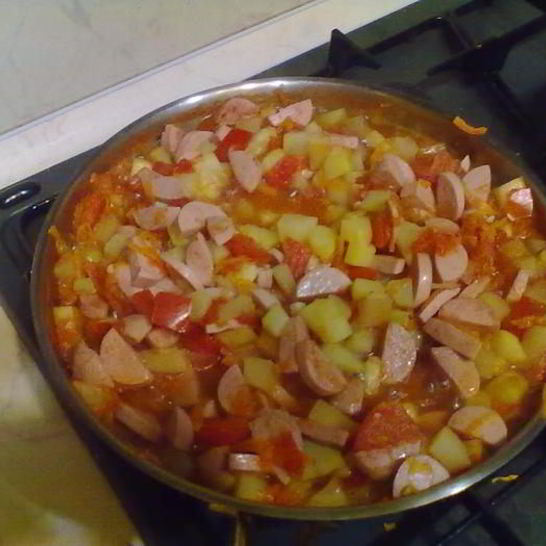 Рецепт овощного рагу с сосисками