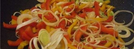 рисовая лапша с индюшиным филе и овощами. Шаг 40