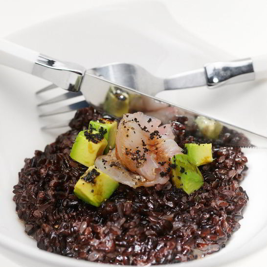 Рецепт ризотто из риса венере с авокадо и карпаччо из сибаса