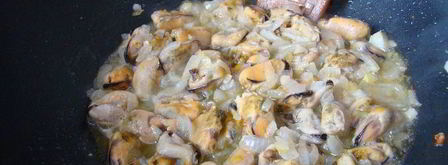 ризотто с горошком с мидиями. Шаг 4