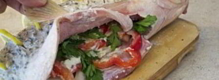 карп, запеченный с овощами в духовке. Шаг 3