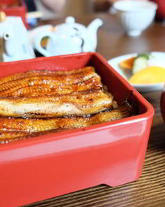 Кета, запеченная в духовке с овощами