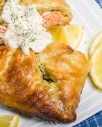 Лосось с овощами в тесте