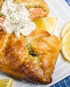 Лосось с овощами в тесте