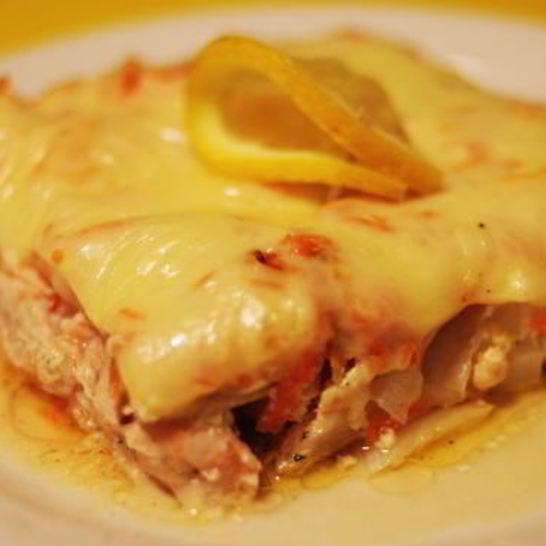 Рецепт лосося, запеченного пода овощной подушкой