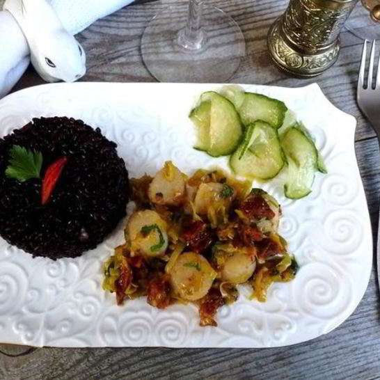 Рецепт морских гребешков с черным рисом