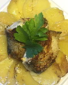 Щука с картофелем в духовке