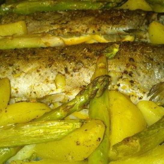 Рецепт запеченной форели со спаржей и картофелем